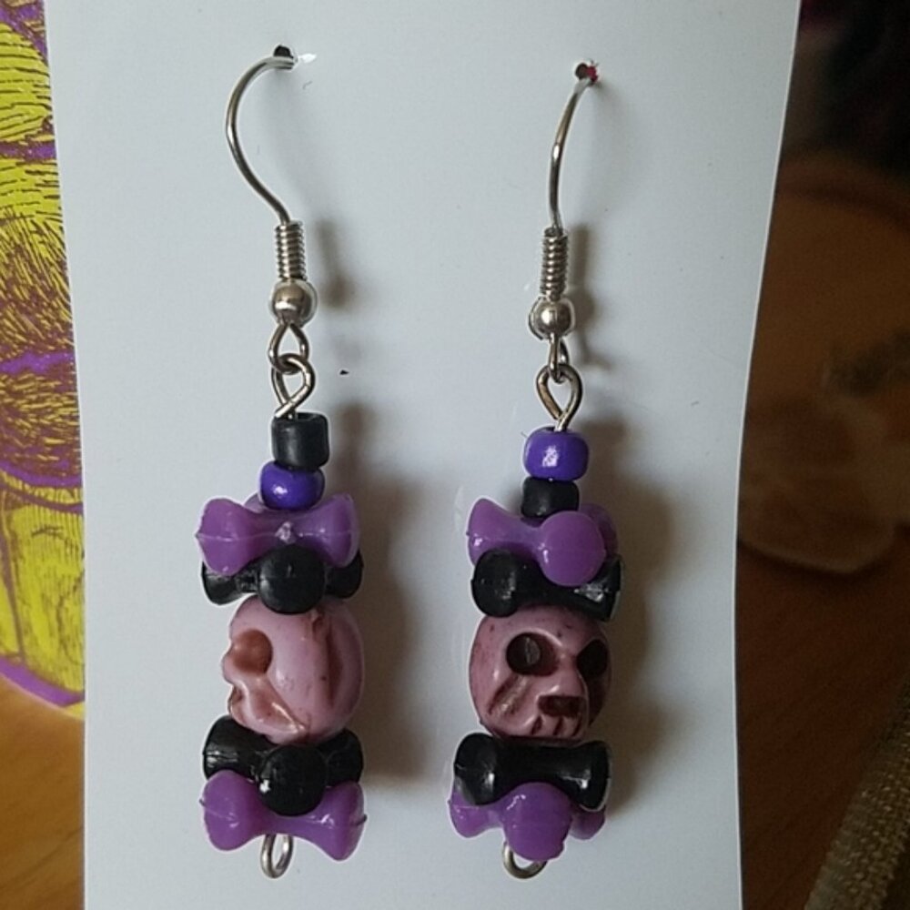 Macabre Multipack! Two pairs of earrings and 3 pinback buttons - 7 gothy pieces